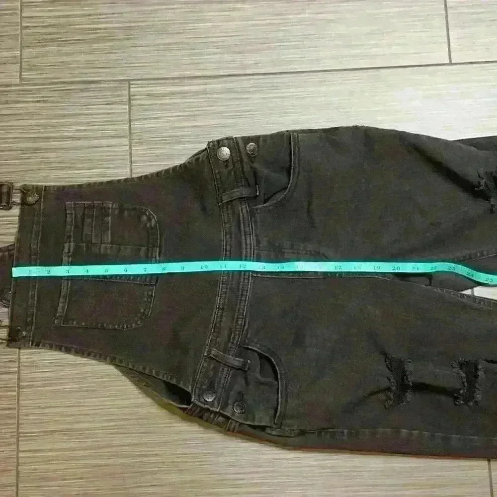 Almost Famous Juniors Black Square Neck Distressed Skinny Denim Overalls Size 7 - Picture 4 of 12